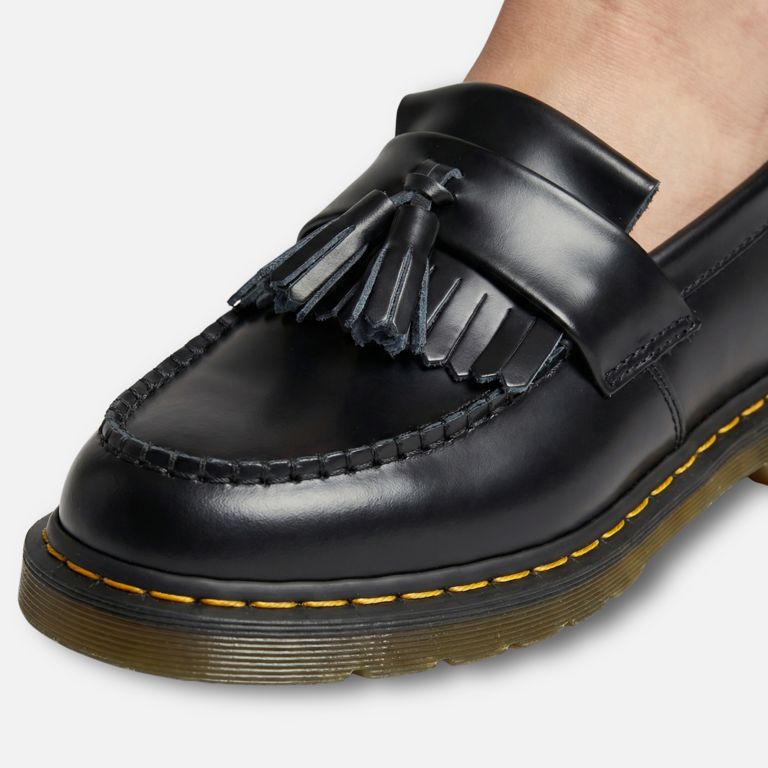 Men’s Tassel-Detail Loafers with Polished Finish