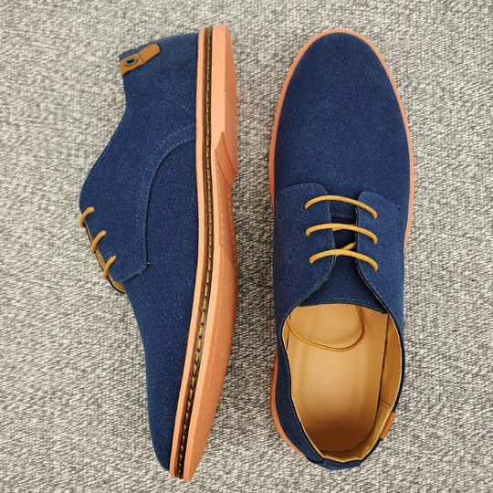 Lacquered Pointed Toe Lace-Up Oxford Shoes for Men | Embossed Details