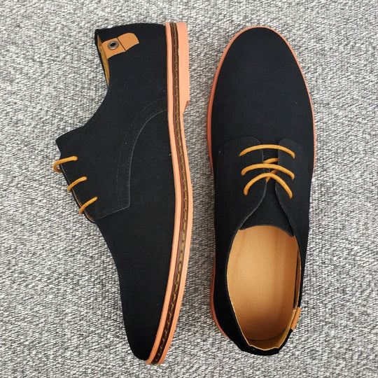 Lacquered Pointed Toe Lace-Up Oxford Shoes for Men | Embossed Details