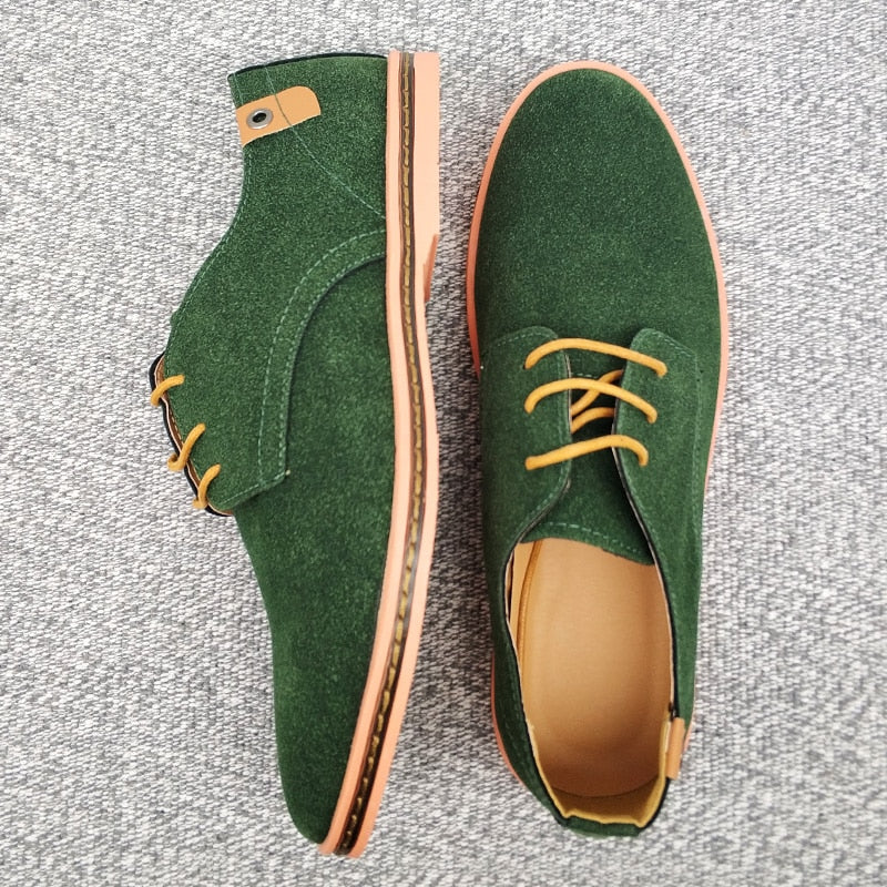 Lacquered Pointed Toe Lace-Up Oxford Shoes for Men | Embossed Details