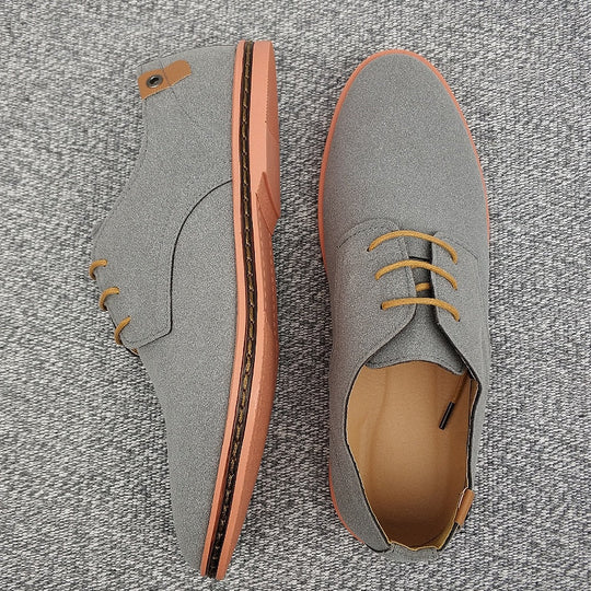 Lacquered Pointed Toe Lace-Up Oxford Shoes for Men | Embossed Details