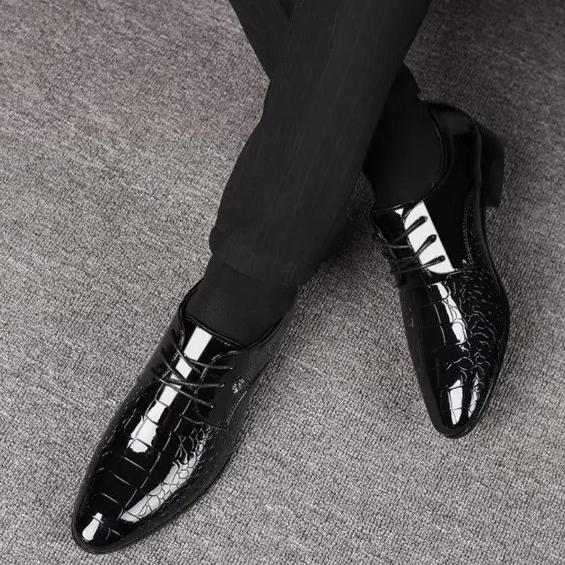 Embossed Pattern Pointed Toe Formal Shoe for Men | Lace-Up Patent Look Design
